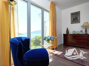 Prodej vily, Kumbor, Černá Hora, 320 m2