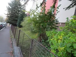 Dražba pozemku, Praha, 877 m2