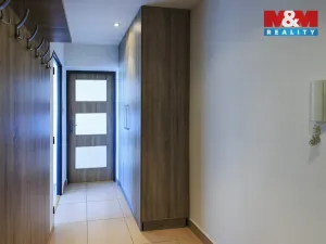 Pronájem bytu 1+1, Plzeň - Doubravka, Železničářská, 41 m2