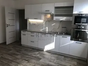 Pronájem bytu 2+kk, Karlovy Vary, Lipová, 50 m2