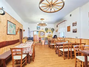 Prodej ubytování, Hoslovice, 468 m2