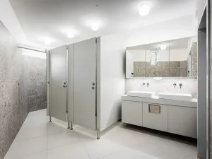 Pronájem kanceláře, Praha - Strašnice, Třebohostická, 122 m2