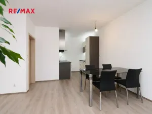 Pronájem bytu 1+kk, Praha - Slivenec, U svahu, 47 m2