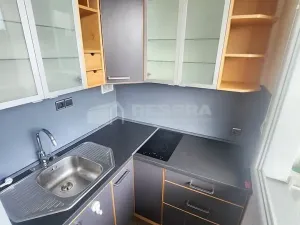 Prodej bytu 1+kk, Praha - Prosek, Veltruská, 35 m2