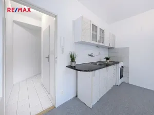 Prodej bytu 1+kk, Pardubice, Sokolovská, 29 m2