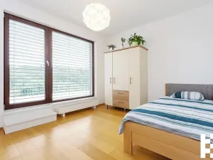 Pronájem bytu 3+kk, Praha - Hloubětín, Nademlejnská, 92 m2