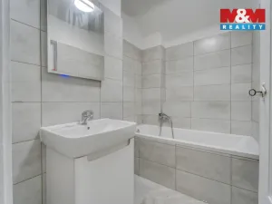 Pronájem bytu 1+1, Plzeň - Jižní Předměstí, V Šipce, 45 m2