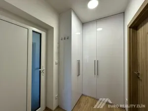 Pronájem bytu 1+kk, Zlín, Pod Hradem II, 27 m2