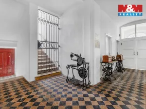 Prodej obchodního prostoru, Česká Kamenice, Lipová, 1225 m2