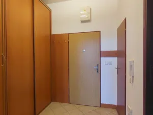 Pronájem bytu 2+kk, Hradec Králové - Kukleny, Pražská třída, 70 m2