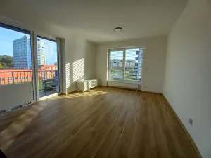 Pronájem bytu 1+kk, Praha - Hloubětín, Za černým mostem, 36 m2