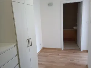 Pronájem bytu 1+kk, Praha - Hloubětín, Za černým mostem, 36 m2
