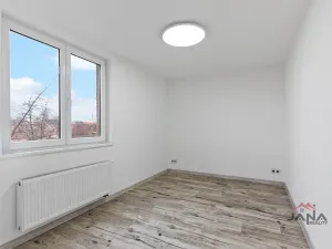 Prodej bytu 3+1, Mělnické Vtelno, Sídliště Střed, 107 m2