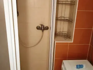 Pronájem bytu 1+kk, Praha - Smíchov, Grafická, 32 m2