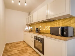 Pronájem bytu 1+kk, Praha - Strašnice, Zvěřinova, 51 m2