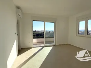 Prodej bytu 4+kk, Tribunj, Chorvatsko, 95 m2