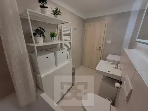 Pronájem bytu 2+kk, Praha - Modřany, Komořanská, 52 m2