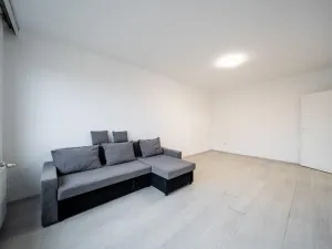 Prodej bytu 2+1, Suchdol nad Lužnicí, sídl. 9. května, 57 m2