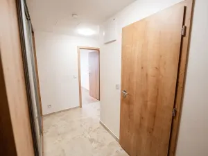 Pronájem bytu 2+kk, Praha - Strašnice, Strančická, 44 m2