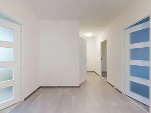 Pronájem bytu 3+1, Praha - Střížkov, Děčínská, 87 m2