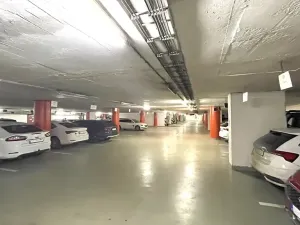 Pronájem kanceláře, Praha - Holešovice, Dělnická, 1252 m2