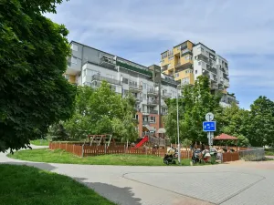 Pronájem bytu 1+kk, Praha - Vysočany, Poděbradská, 36 m2