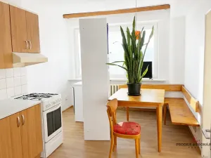 Pronájem bytu 3+1, Praha - Dejvice, Evropská, 93 m2