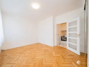 Pronájem bytu 1+kk, Praha - Vinohrady, Hradecká, 26 m2