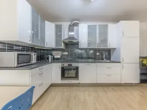 Prodej bytu 3+kk, Praha - Hostavice, U Hostavického potoka, 70 m2