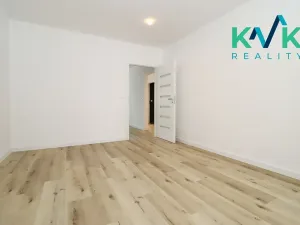 Pronájem bytu 3+1, Karlovy Vary, Hlávkova, 67 m2