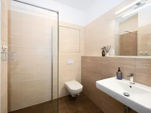 Pronájem bytu 2+kk, Praha - Karlín, U Mlýnského kanálu, 67 m2