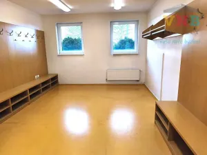 Pronájem kanceláře, Uničov, Litovelská, 1500 m2