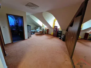 Prodej rodinného domu, Ohrobec, 590 m2