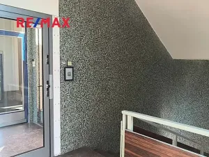 Pronájem kanceláře, Praha - Kobylisy, Horňátecká, 72 m2