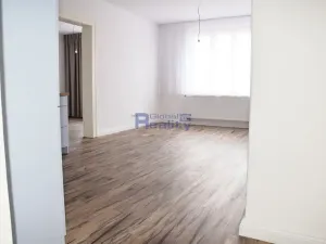 Pronájem bytu 2+kk, Pardubice, Staňkova, 58 m2