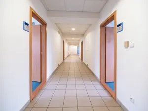Pronájem kanceláře, Hradec Králové, Sušilova, 250 m2