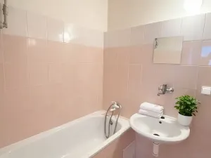 Pronájem bytu 2+kk, Praha - Holešovice, Poupětova, 50 m2