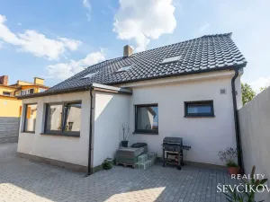 Prodej rodinného domu, Nechanice, 180 m2