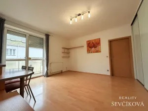 Pronájem bytu 2+kk, Hradec Králové, Šmilovského, 50 m2