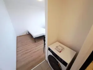 Pronájem bytu 1+kk, Praha - Vysočany, U vinných sklepů, 27 m2