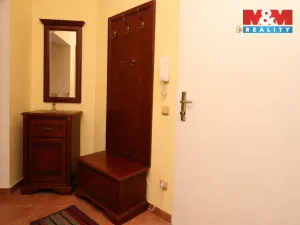 Pronájem bytu 1+1, Karlovy Vary, Svahová, 50 m2