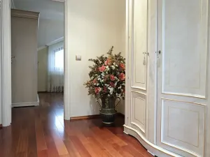 Prodej bytu 4+1, Karlovy Vary, Tylova, 182 m2