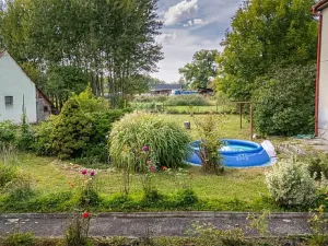 Prodej pozemku pro bydlení, Uhersko, 3765 m2