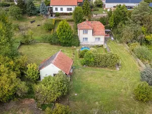 Prodej pozemku pro bydlení, Uhersko, 3765 m2