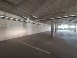 Pronájem garážového stání, Brno, Sokolova, 11 m2