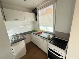 Pronájem bytu 1+kk, Praha - Modřany, Rodopská, 30 m2