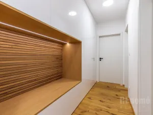 Pronájem rodinného domu, Jesenice, Průběžná, 200 m2