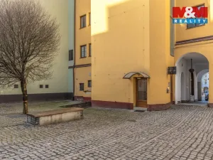 Pronájem obchodního prostoru, Liberec - Liberec IV-Perštýn, nám. Dr. E. Beneše, 100 m2