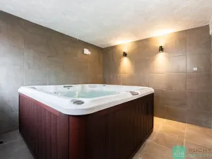 Prodej rodinného domu, Loučná pod Klínovcem, 183 m2