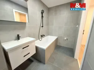 Prodej bytu 2+1, Ostrov, Luční, 71 m2